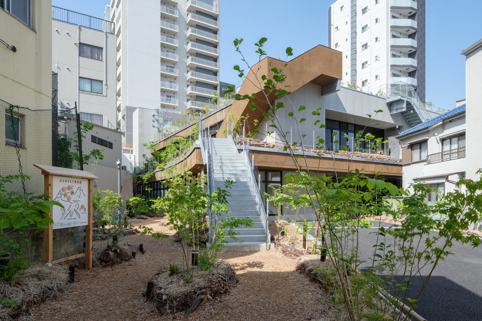 KANAME NO MORI: Edifício Comercial Keystone Forest / Nori Architects + Takada Landscape Design Co.