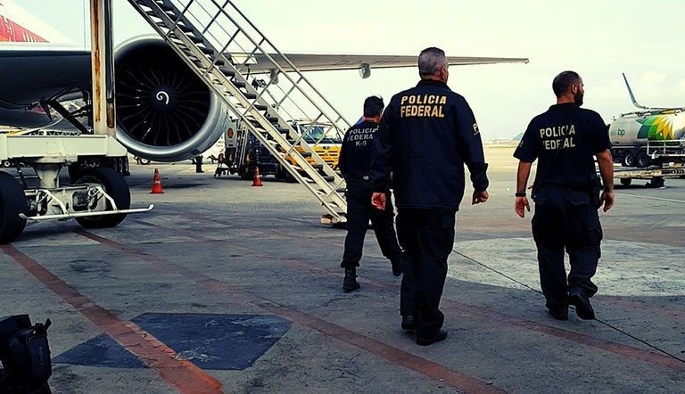 Polícia Federal prende em Minas Gerais procurados internacionais deportados dos EUA