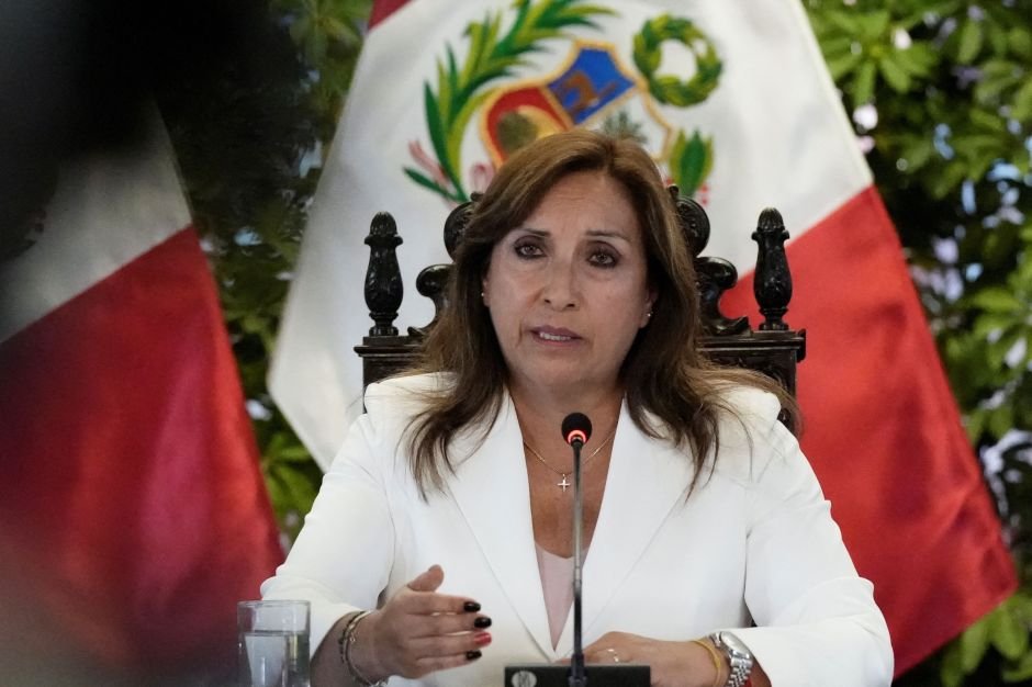 Presidente do Peru descarta renúncia em meio a investigação sobre corrupção