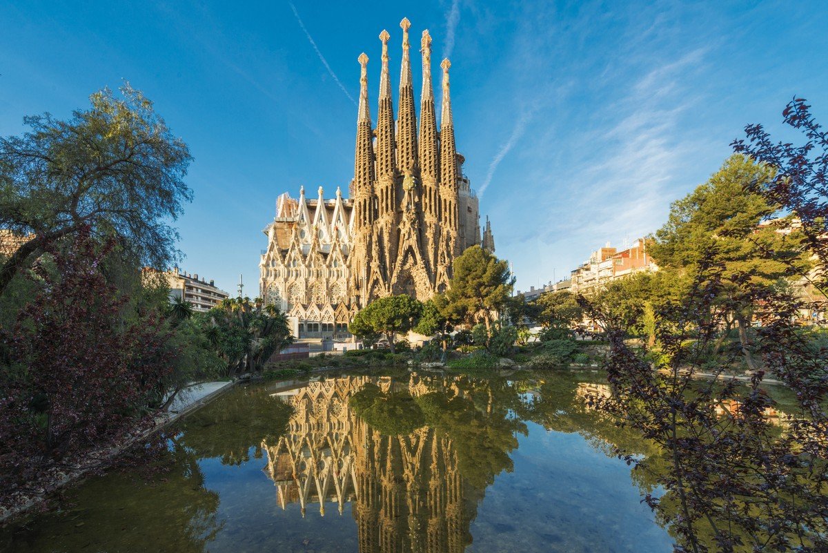 Sagrada Família, em Barcelona, ganha nova data para aguardada conclusão | Edifícios