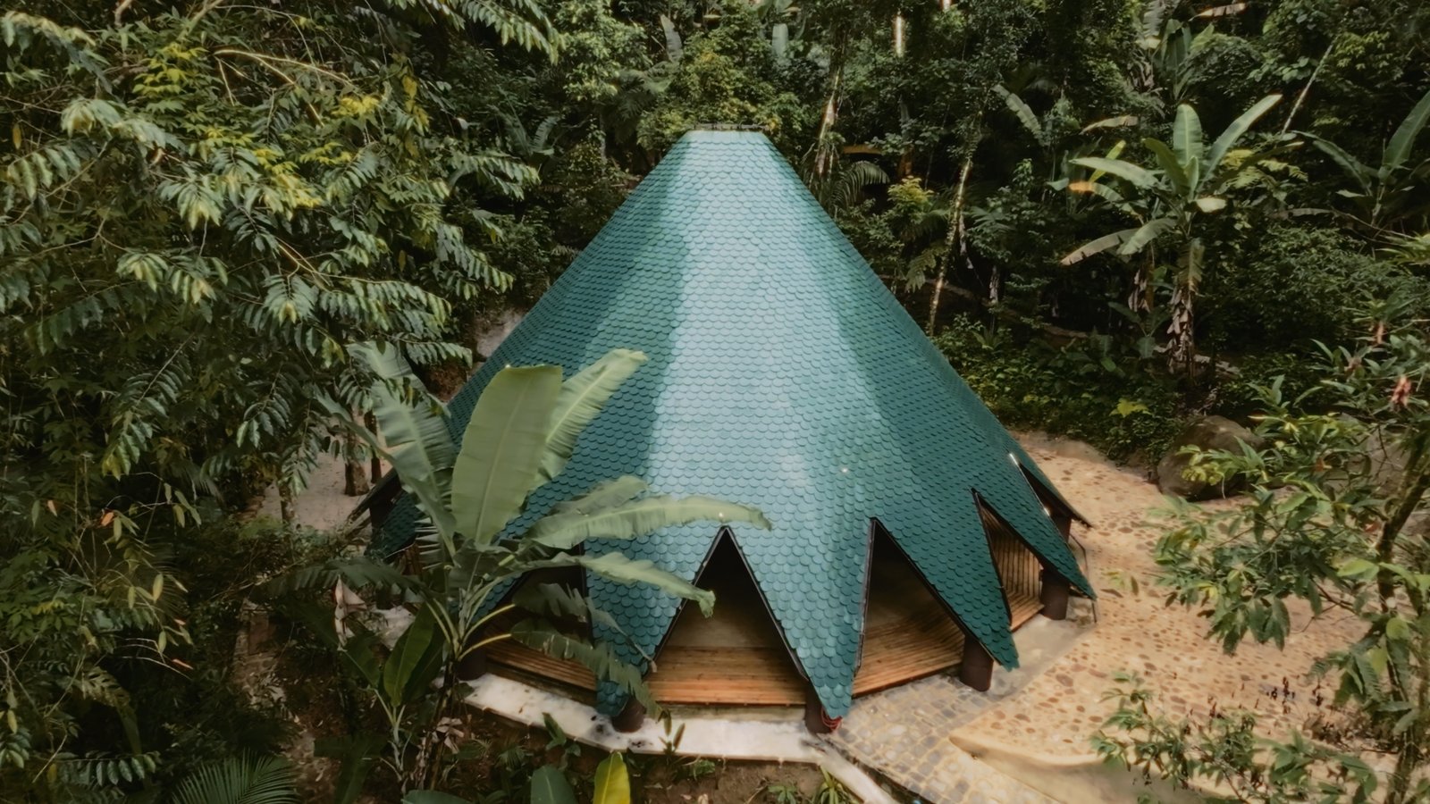 AYURU o Templo da Floresta / Atelier Marko Brajovic