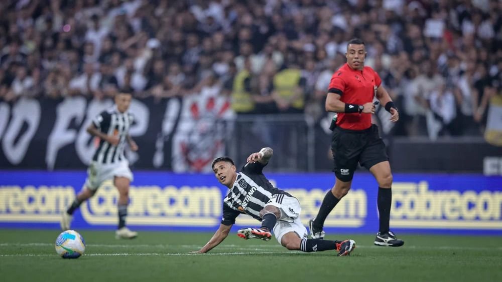 CBF afasta três árbitros que atuaram na primeira rodada do Campeonato Brasileiro