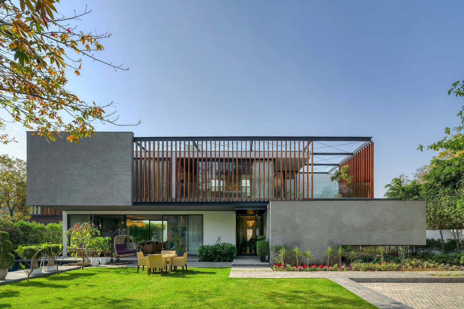 Casa Dividida / DADA Partners