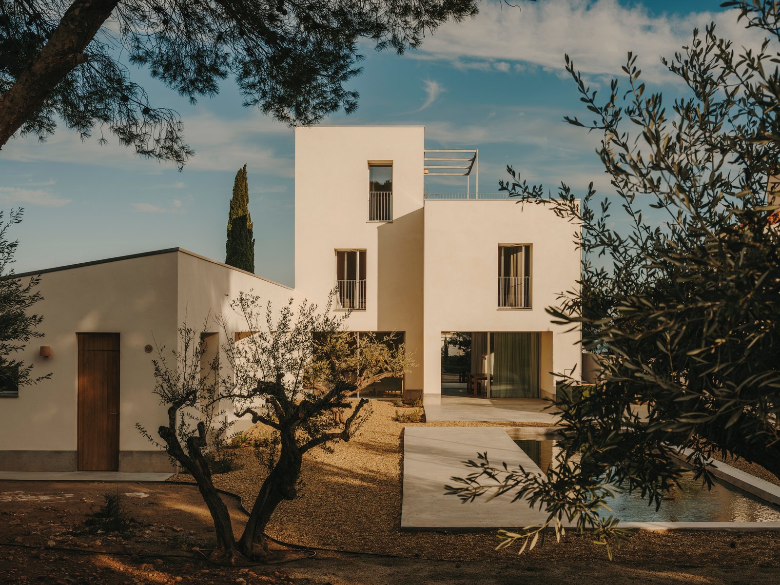 Casa TD / Skye Maunsell Studio + Jordi Veciana + Juan Gurrea Rumeu