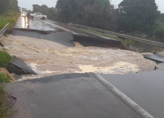 Há várias rodovias interrompidas em decorrência das chuvas