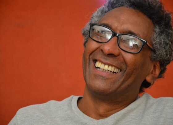 Mostra que homenageia o poeta afro-brasileiro Oliveira Silveira pode ser visitada até sexta-feira (26), com entrada franca