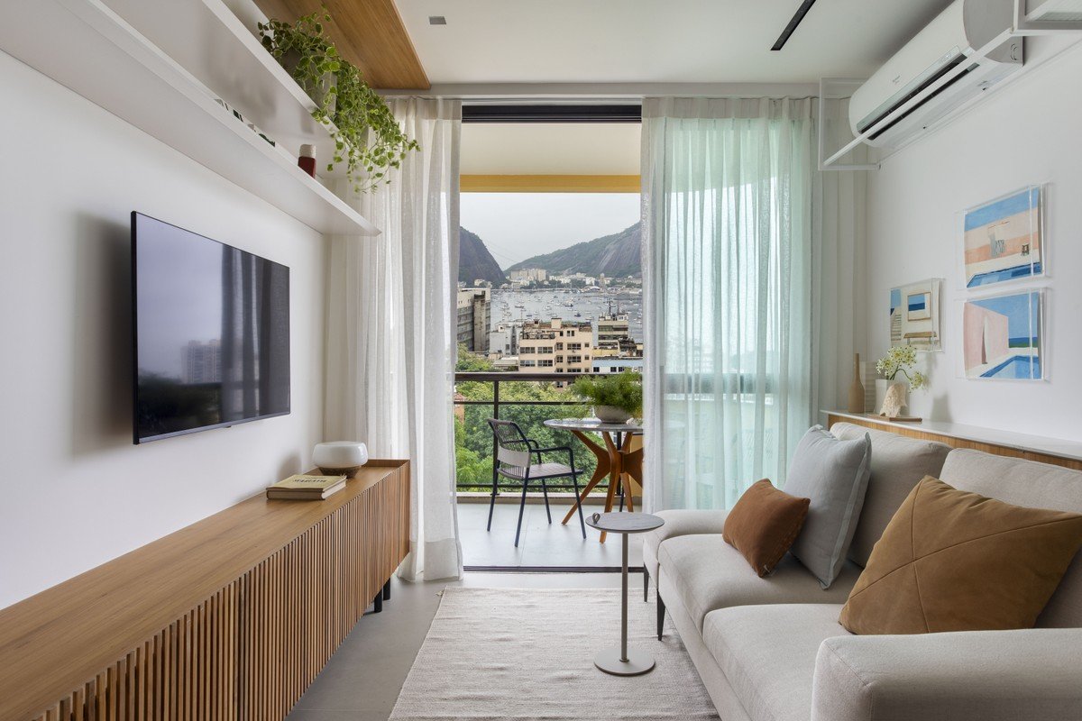 Marcenaria estratégica otimiza apartamento de 70 m², no Rio de Janeiro | Apartamentos
