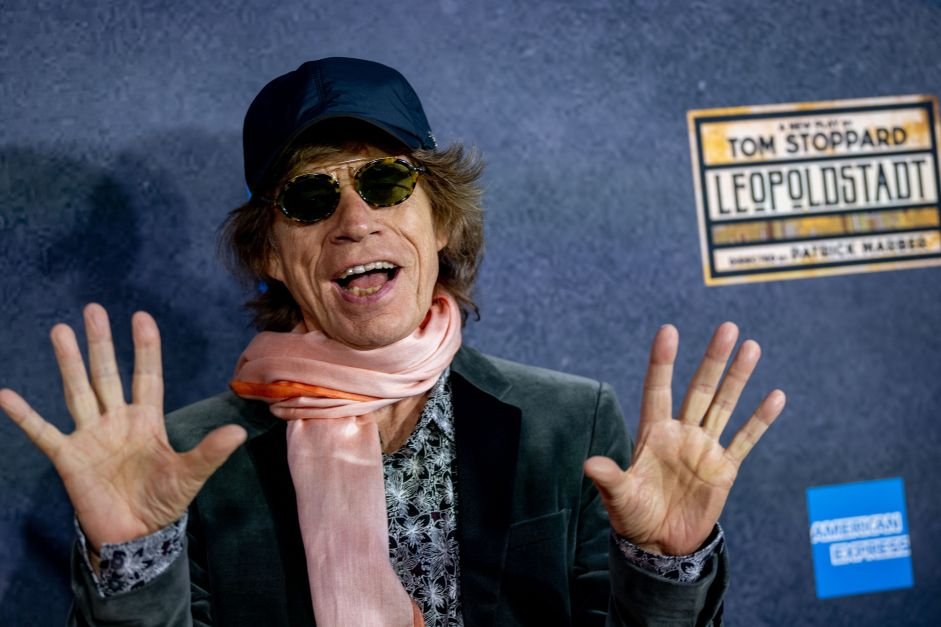 Mick Jagger compartilha vídeo dançando hit de Maroon 5 com seu nome