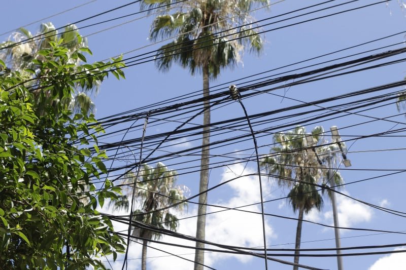 Município de Porto Alegre considera insuficiente o plano da CEEE Equatorial para manutenção de postes