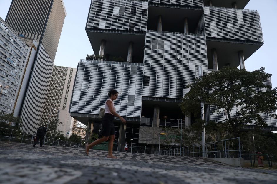 Petrobras decide nesta quinta (25) sobre dividendos e novos integrantes do conselho