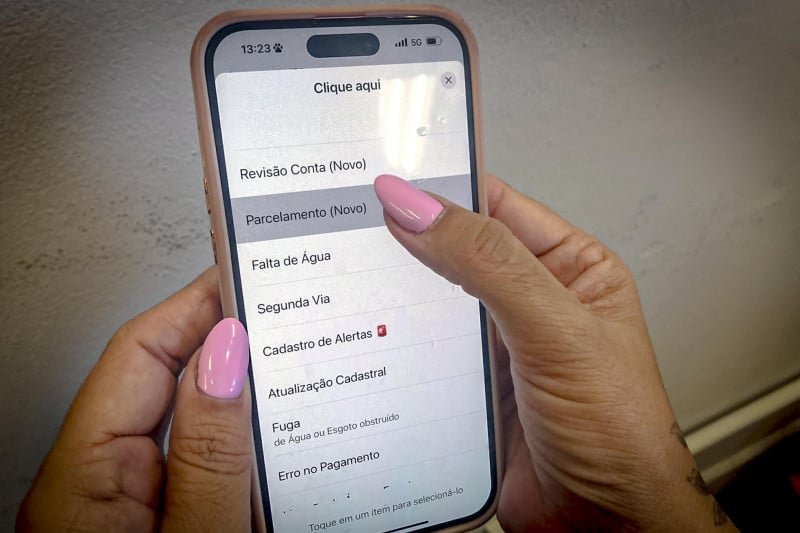 Revisão e parcelamento das contas de água podem ser feitos pelo WhatsApp do 156