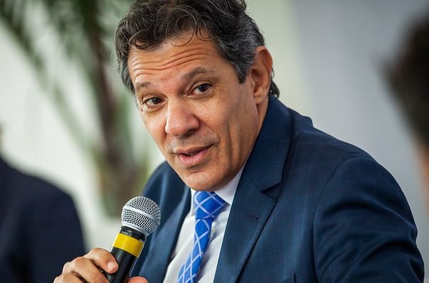 “Será um longo inverno, extrema direita não é episódica”, diz Haddad