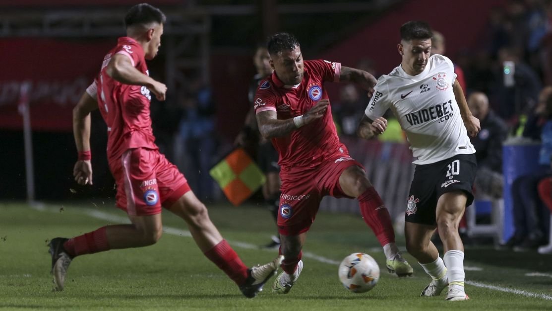 Sul-Americana: Corinthians perde para Argentinos Juniors, a terceira derrota seguida