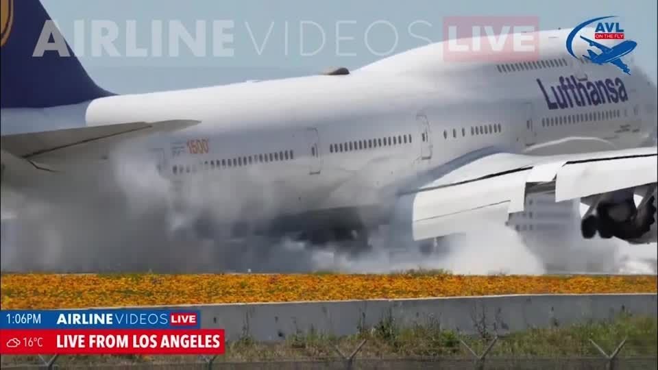 Transmissão ao vivo flagra momento em que avião faz pouso forçado nos EUA