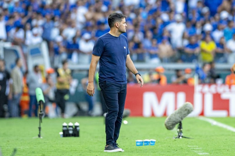 Vice-campeão do Mineiro, Cruzeiro demite o técnico Nicolás Larcamón após 14 jogos