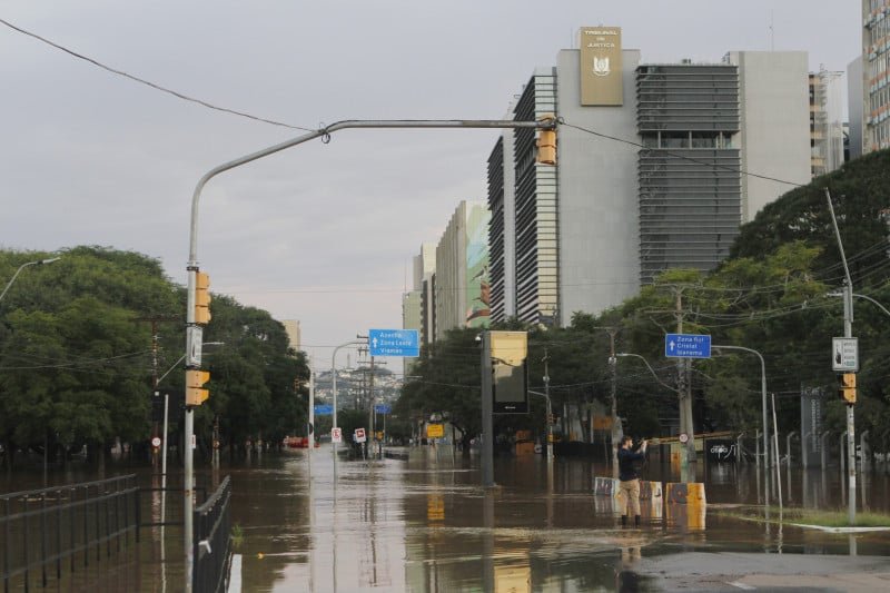 Aterro feito em Porto Alegre após cheia de 1941 também alagou