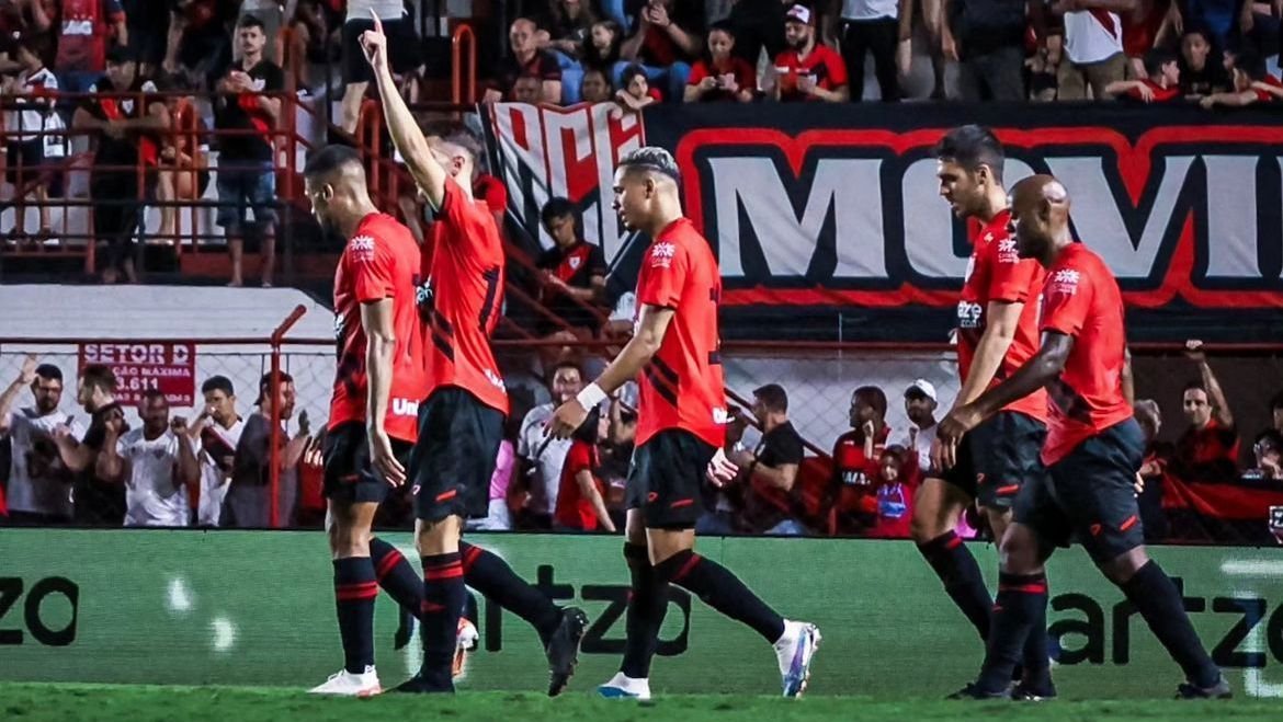 Atlético-GO vence Brusque com tranquilidade e se classifica na Copa do Brasil