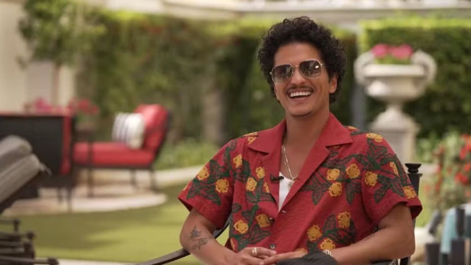 Bruno Mars revela desejo de celebrar aniversário no Brasil