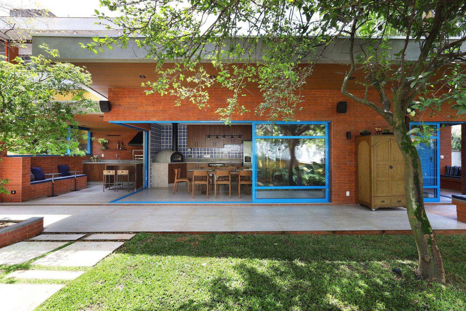 Casa Tania e Mario / Mandril Arquitetura