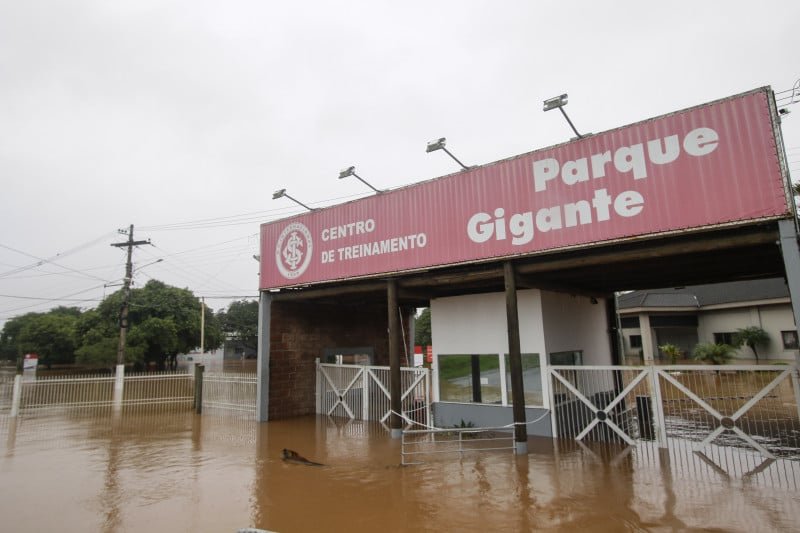 Centros de treinamentos da Dupla Gre-Nal alagam e clubes mudam planejamento