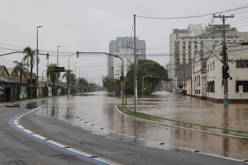 Cerca de 350 mil unidades consumidores seguem sem energia nas áreas da RGE e CEEE Equatorial