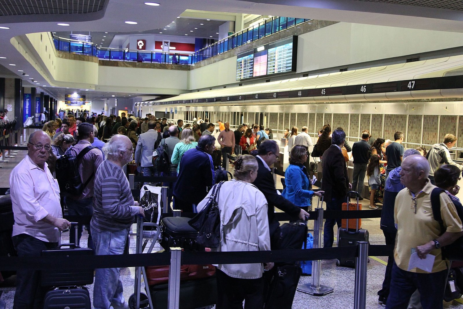 Cheia do Guaíba: Pousos e decolagens seguem suspensas no Aeroporto Salgado Filho, em Porto Alegre