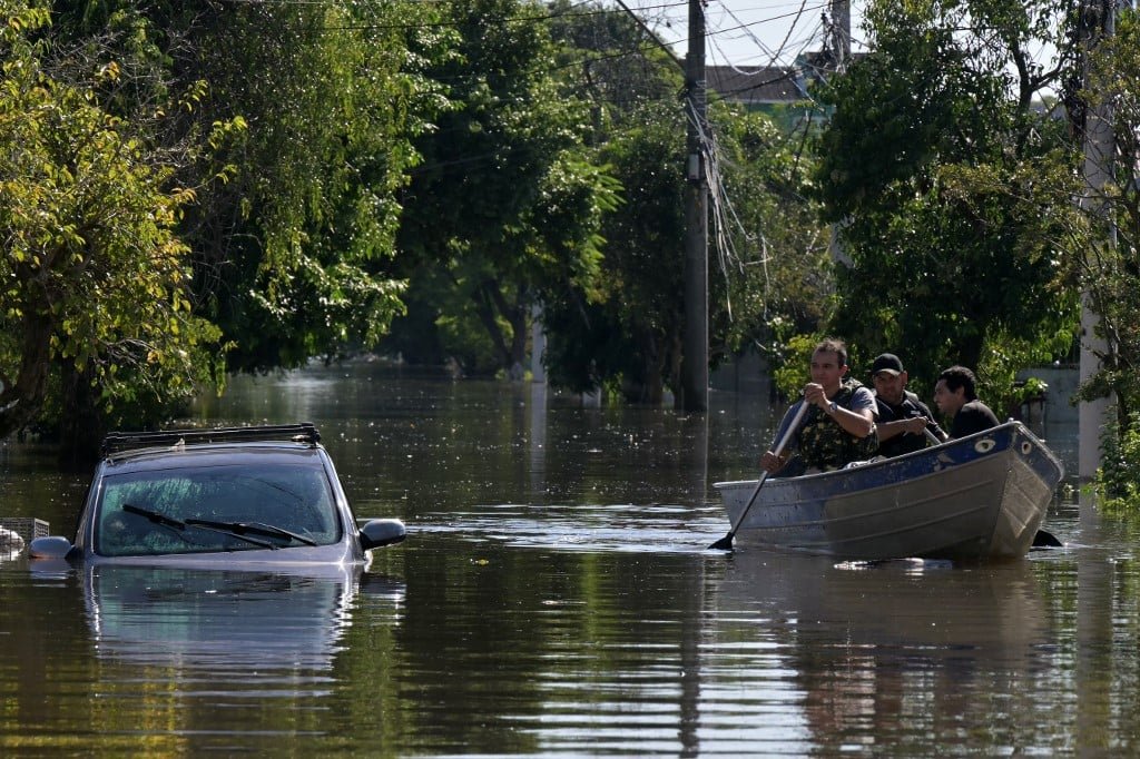 Com chuva e vento fortes, Porto Alegre suspende resgates com barcos – Sociedade – CartaCapital