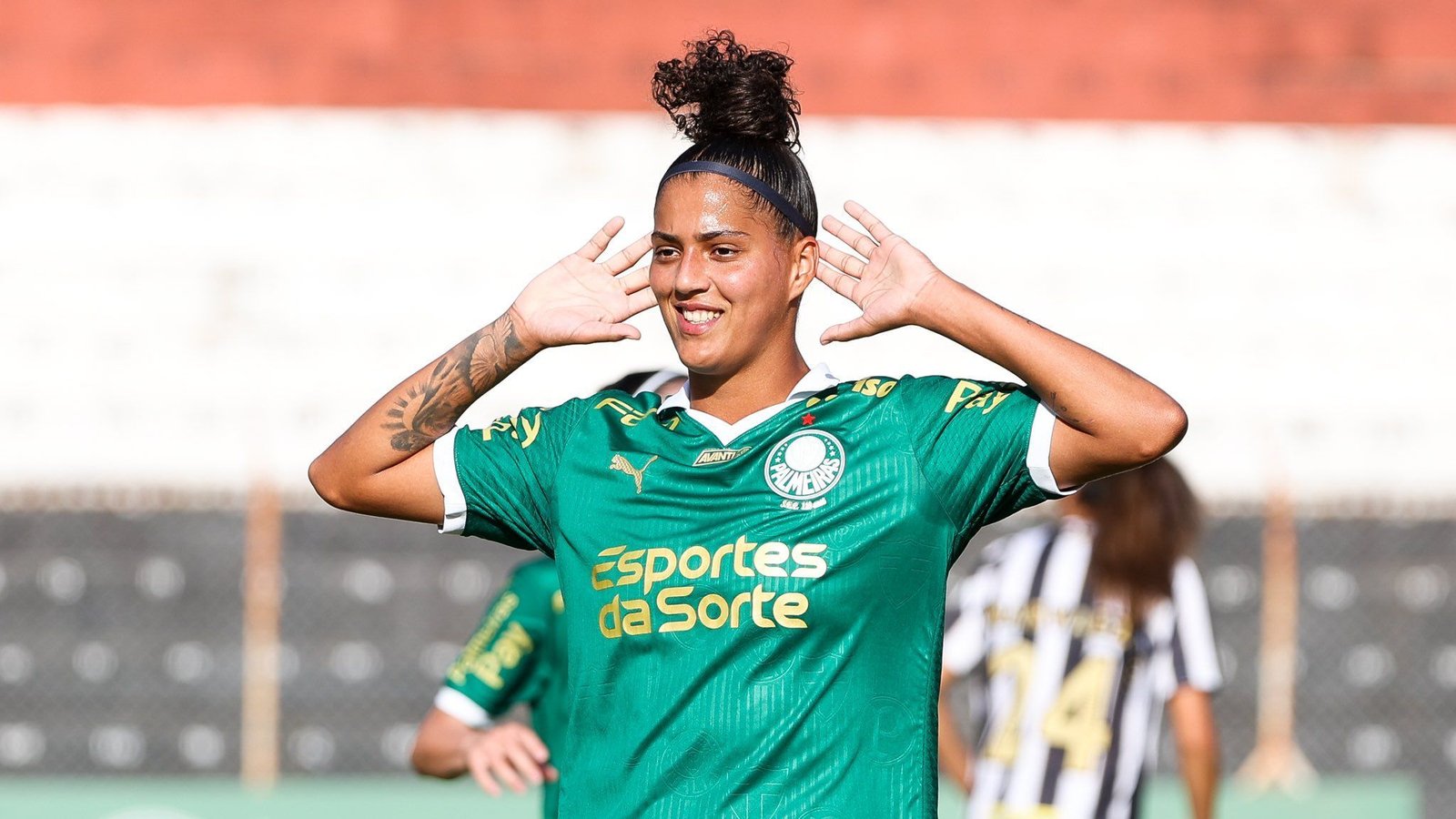 Com hat-trick de Amanda Gutierres, Palmeiras goleia Santos no Brasileiro Feminino