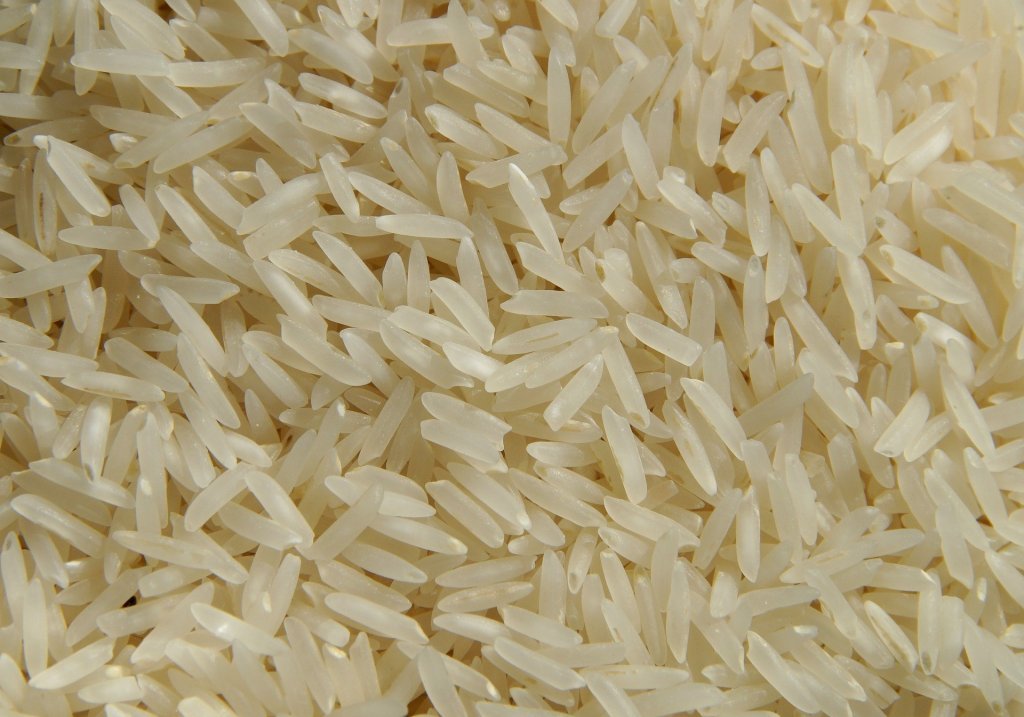 Com pressão do mercado, governo avalia se fará venda direta de arroz importado