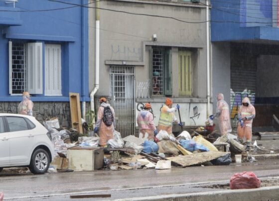 Até a noite de segunda-feira, o DMLU havia retirado 13.644 toneladas de resíduos das ruas