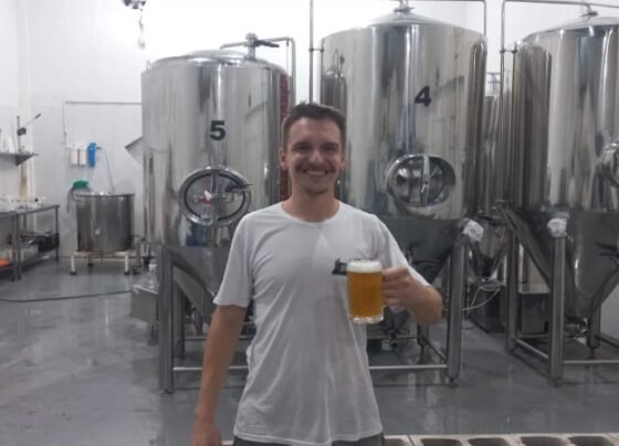 Matheus Homrich começou a fabricar cerveja com o pai em 2015