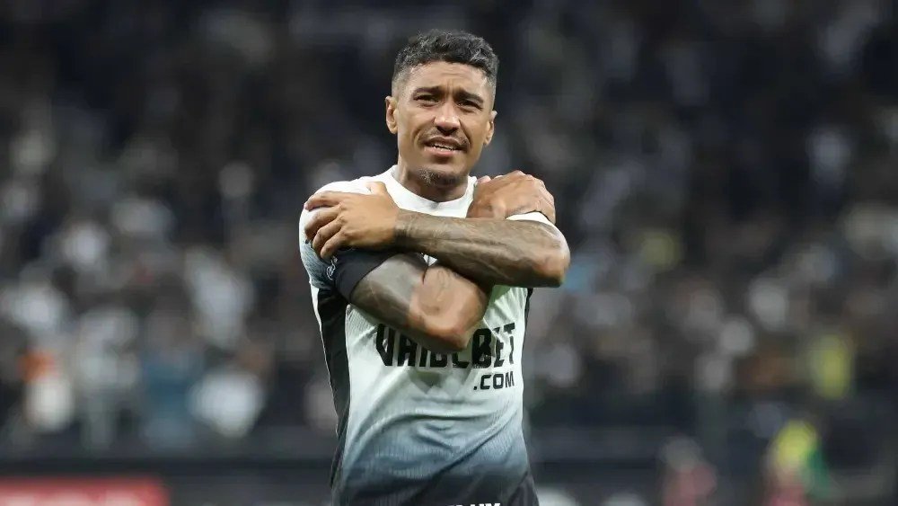 Despedida de Paulinho do Corinthians tem choro, ovação da Fiel e comoção geral