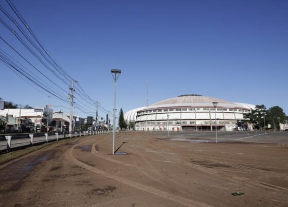 Com estações de bombeamento em ação, áreas estão secando em Porto Alegre