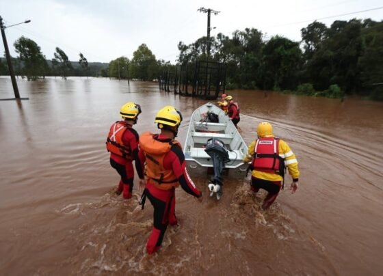 Corpo de Bombeiros trabalhou no resgate e ajuda a moradores de Rio Pardinho
