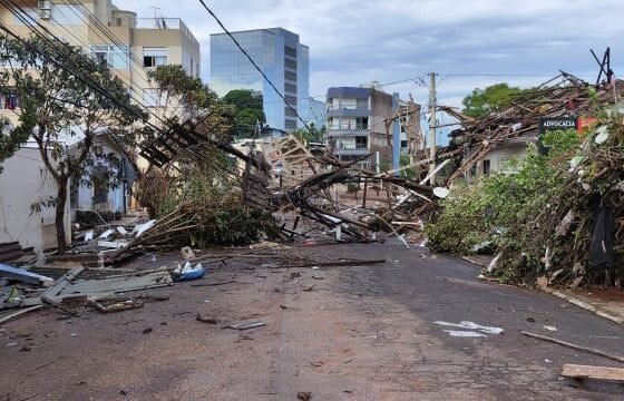 Prejuízos em todos os setores da cidade somam cerca de R$ 1 bilhão