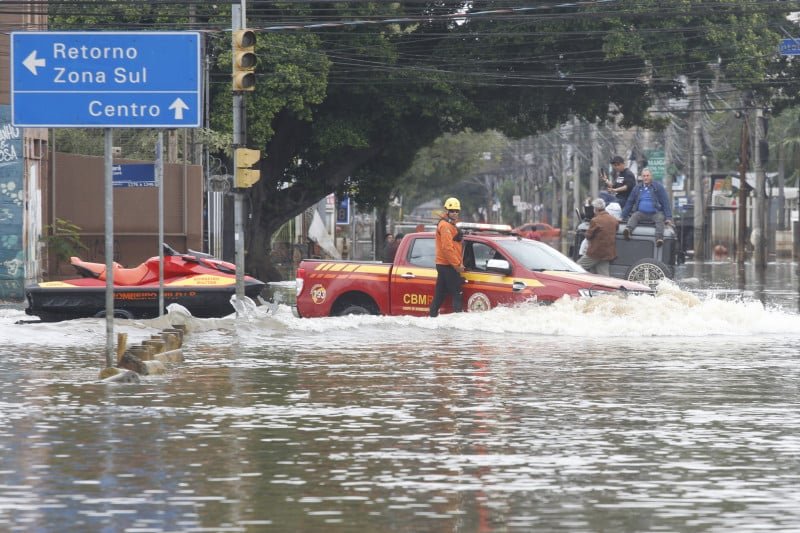 Número de óbitos devido às enchentes no RS sobe para 161