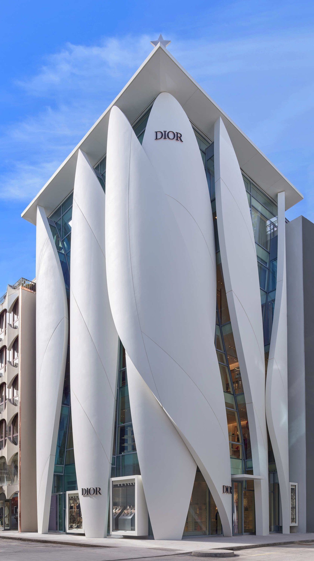 Por dentro da nova (e hipnotizante) loja da Dior em Genebra | Lojas