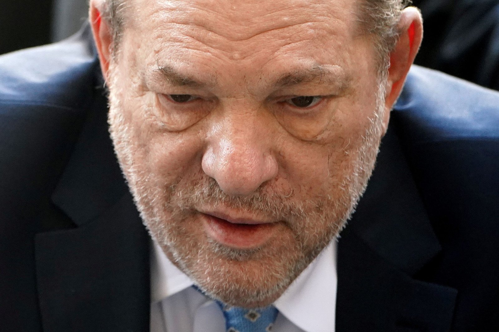 Promotor de Manhattan diz que vai processar Harvey Weinstein por crimes sexuais