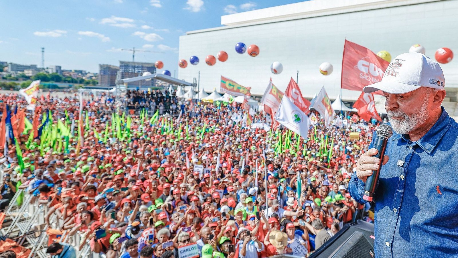 USP estima público de 1,6 mil pessoas em ato do 1º de Maio com Lula
