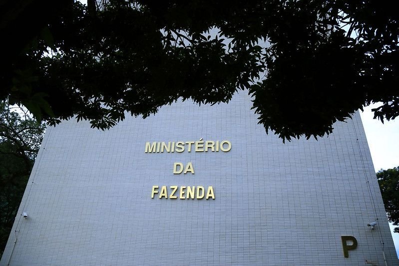 Alas do governo foram surpreendidas por nova medida de Haddad, dizem fontes