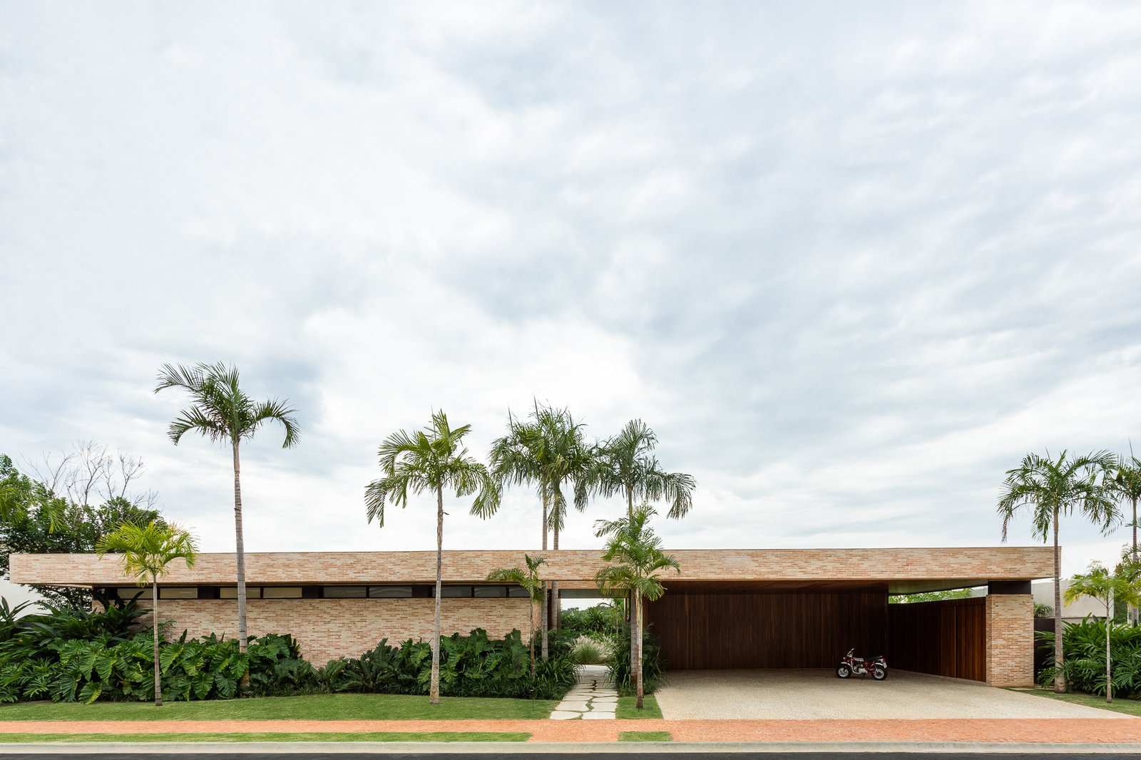 Casa NZ / Aguirre Arquitetura