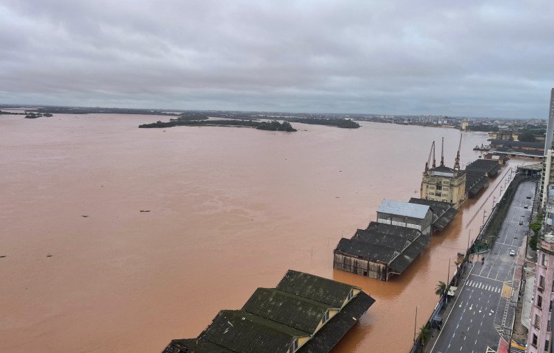 Com canais e diques, cidades no exterior enfrentam enchentes como a de Porto Alegre