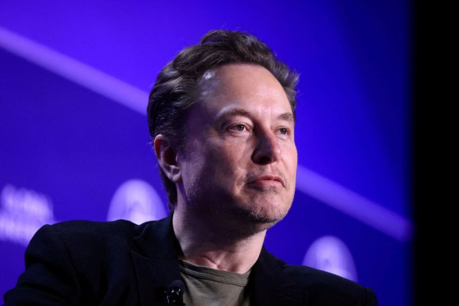 Elon Musk ameaça banir iPhones e Macs em suas empresas após anúncio da Apple