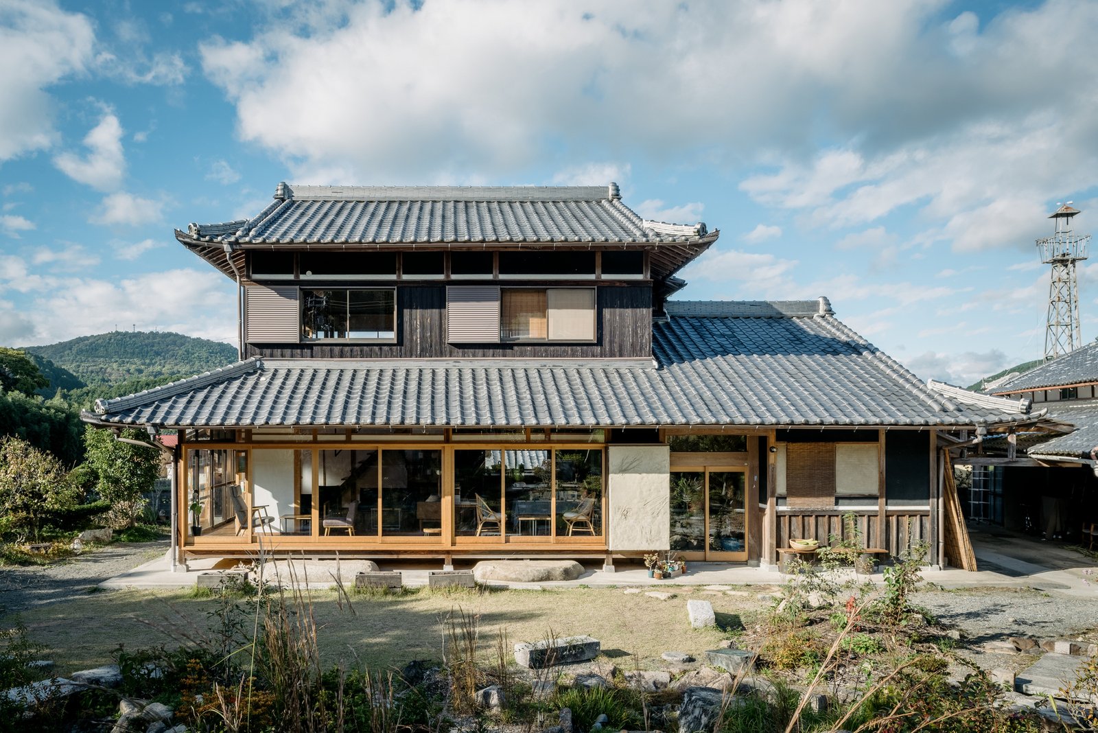 Livraria TOGO BOOKS nomadik / Coil Kazuteru Matumura Architects