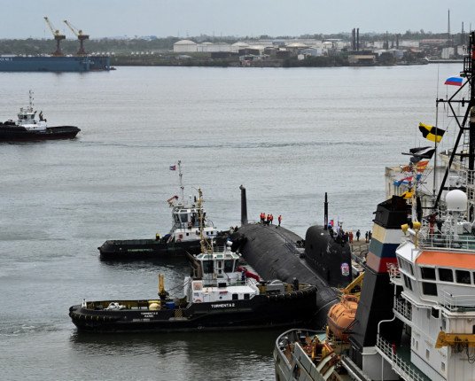 Putin manda navios de guerra e submarino nuclear a Cuba para exercícios militares