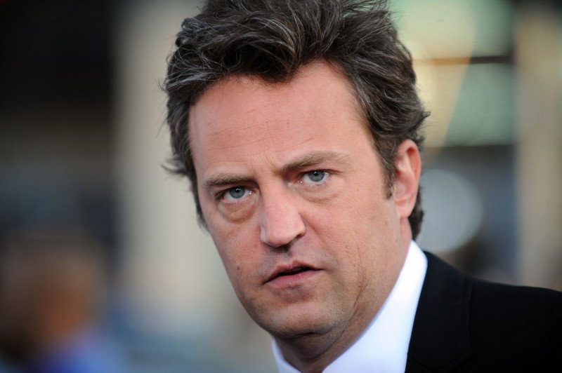 Várias pessoas podem ser acusadas pela morte de Matthew Perry, afirma revista americana