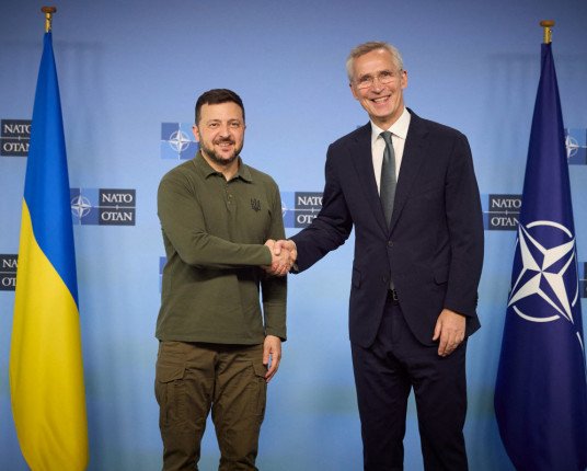 Zelensky anuncia acordo de segurança da Ucrânia com União Europeia