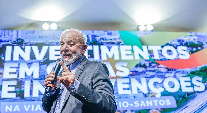 Ao anunciar financiamento do BNDES à Embraer, Lula defende fomento a exportações