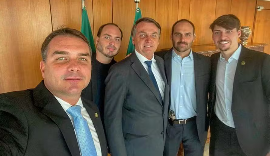 Como a Abin foi usada para beneficiar os filhos de Bolsonaro, segundo a PF – Política – CartaCapital