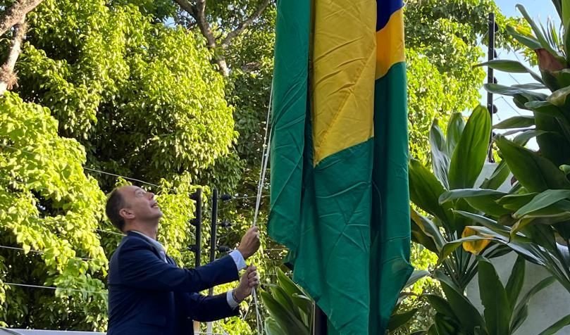 Brasil assume representação diplomática da Argentina na Venezuela; Milei agradece